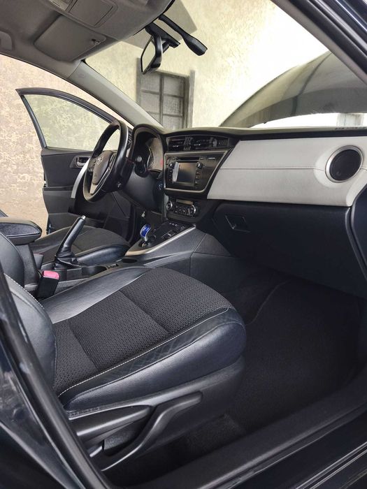 Toyota Auris HSD Hibrido Exclusive