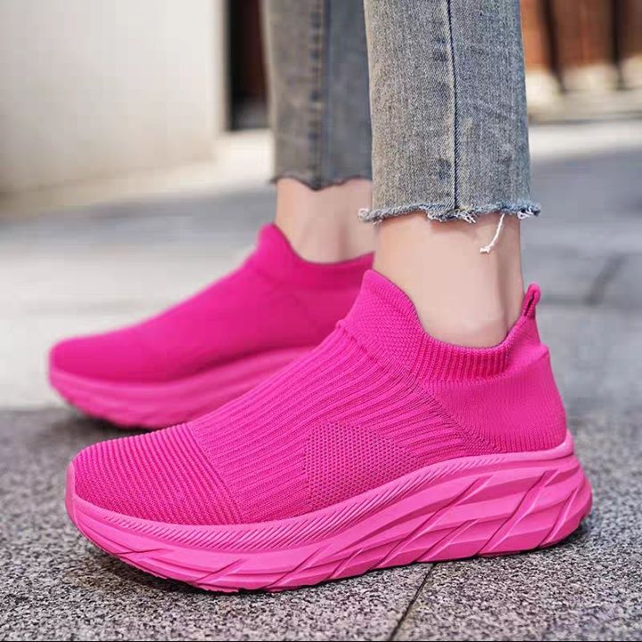 Нові яскраво-рожеве легке взуття 38-39 розмір
