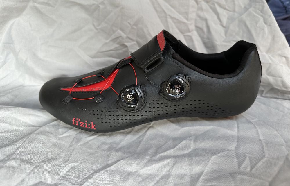 Sapatos FIZIK Infinito R1 em Carbono tam 42 - como NOVOS