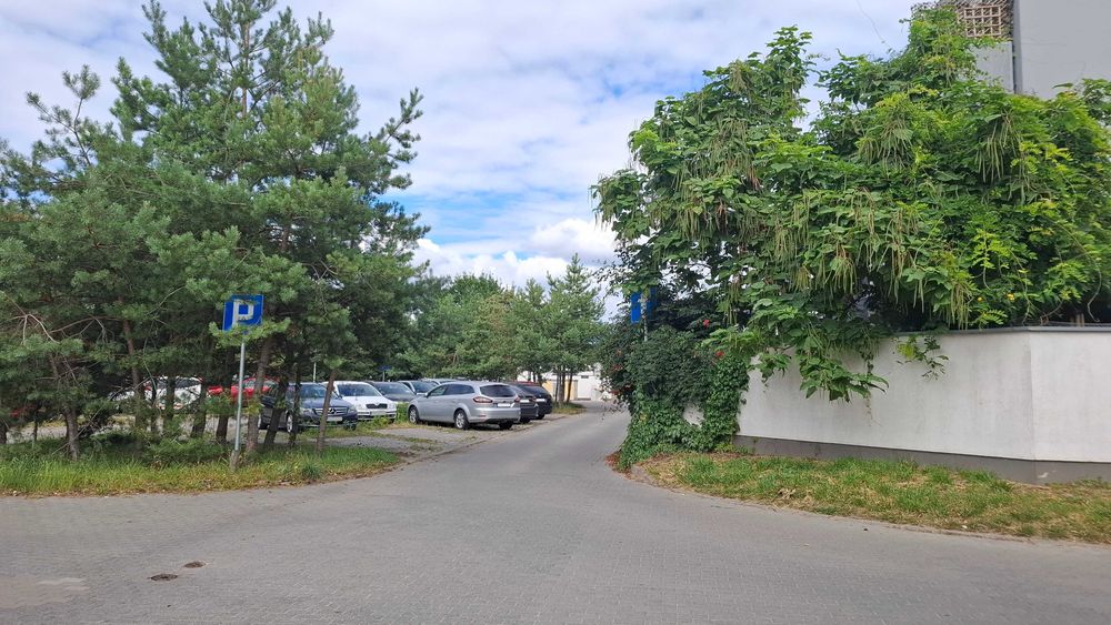 Sprzedam miejsce parkingowe Dąbrówka ul. Azaliowa