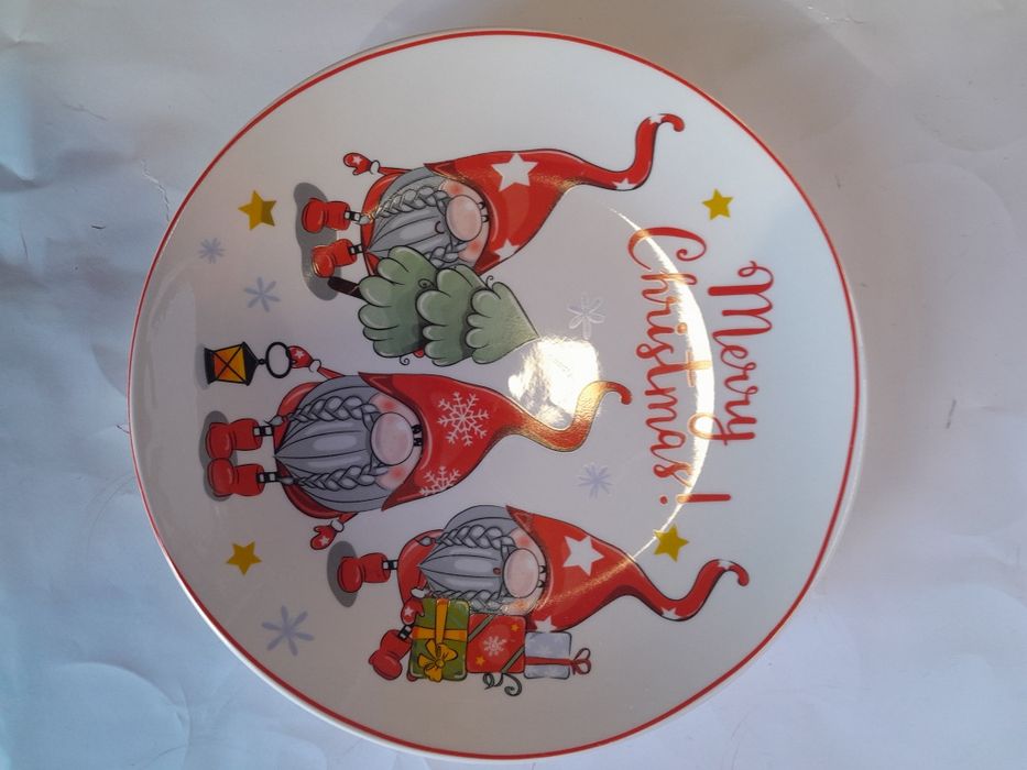 Подарочный набор новогодних тарелок. Гномы