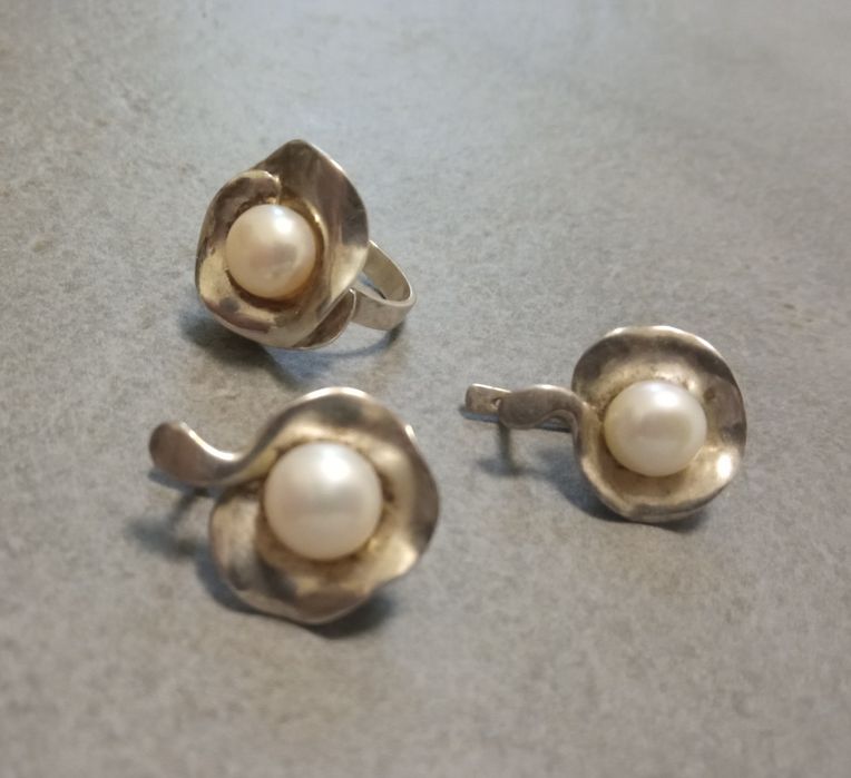 16гр Каблучка 17.0, сережки з натуральними перлами