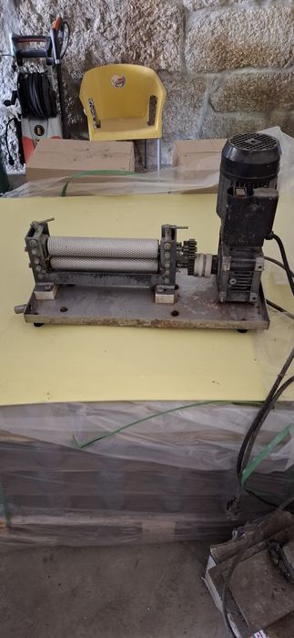 Máquina moldar cera abelhas