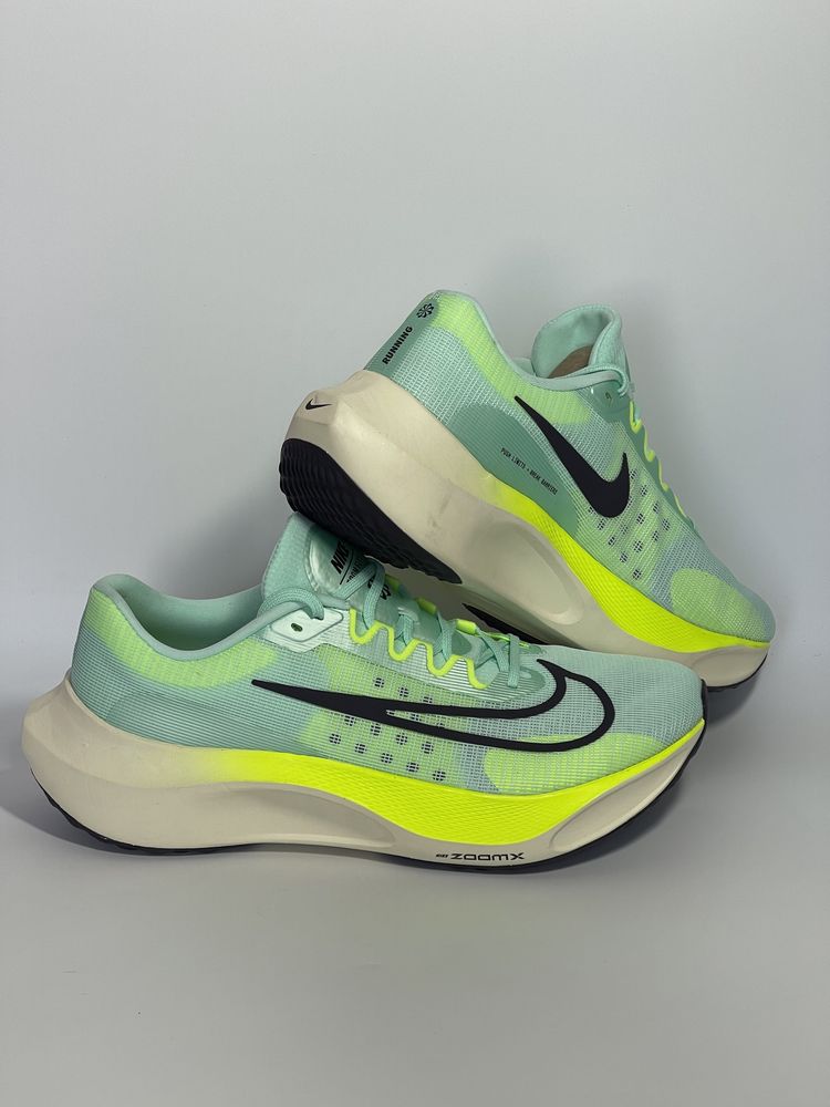 Оригінал Кросівки Zoom Fly 5 DM8968-300 ориг найк бігові 49.5