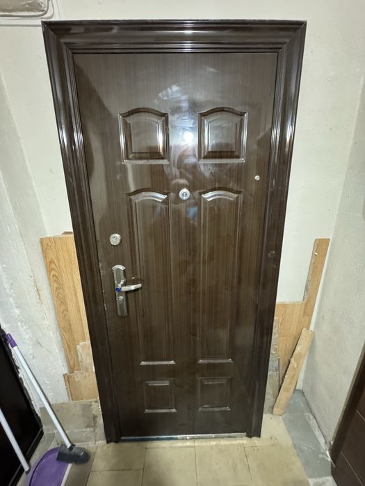 Продам входные двери в идеальном состоянии
