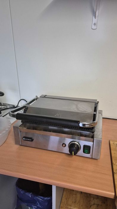 Wynajmę przyczepę gastronomiczną z pełnym wyposażeniem + plac