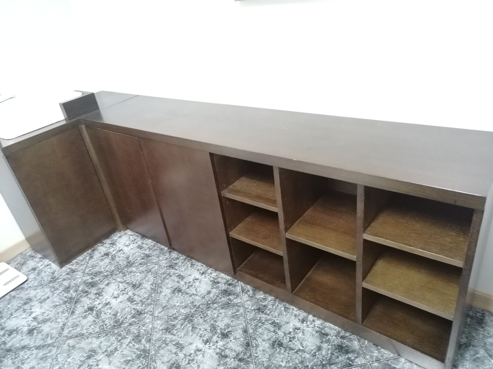 Móvel em L  para gabinete de estética 186 x40