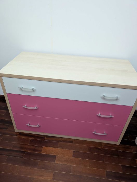 Mobília completa de criança. NOVA