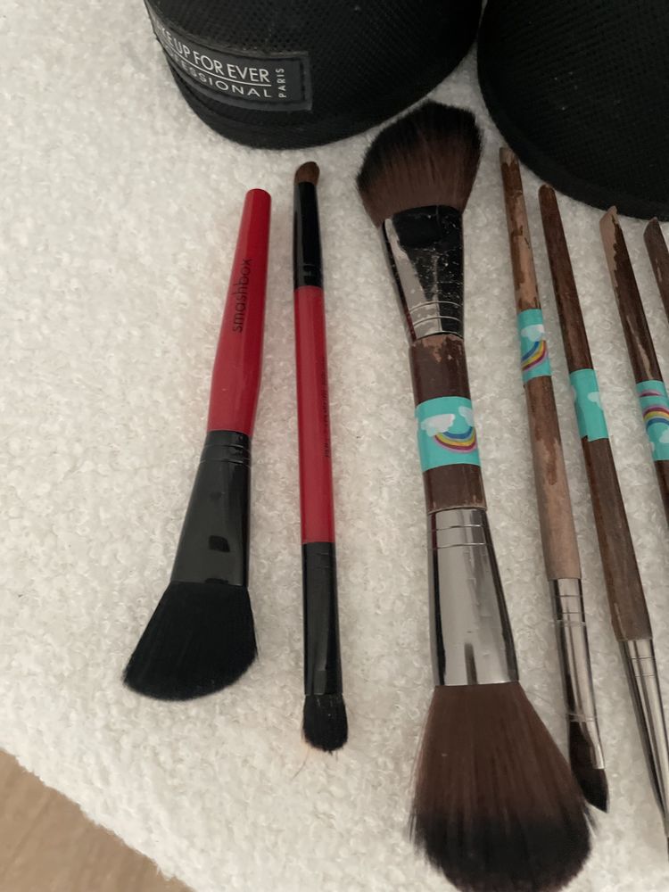 Zestaw pędzli z pudełkiem makeup forever smashbox