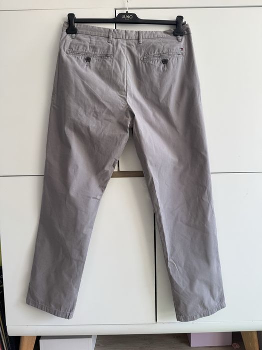 Tommy Hilfiger spodnie Chinosy / casual