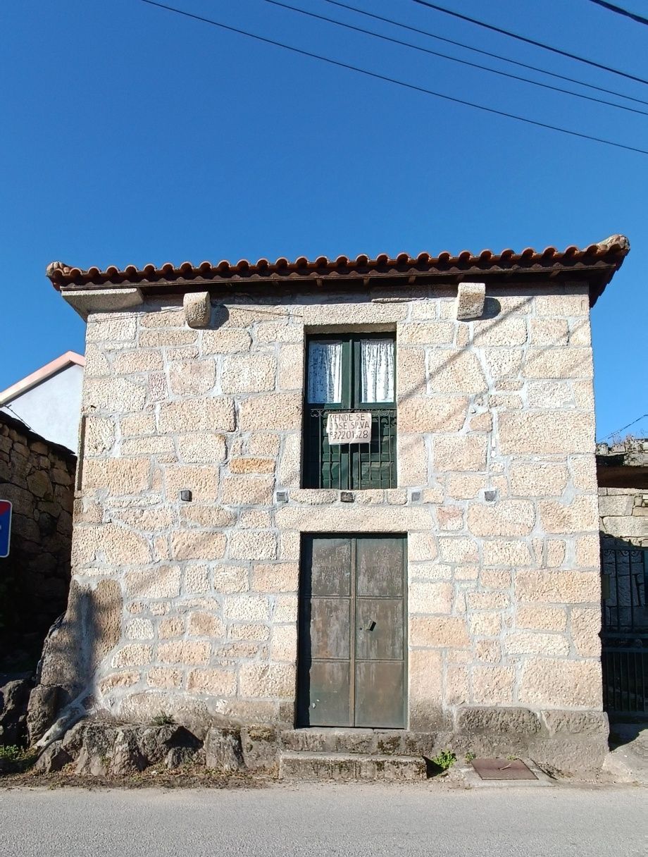 Moradia em Pedra. Vilar de Ferreiros. Mondim de Basto
