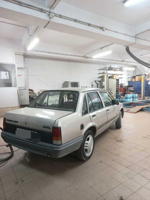 Opel corsa grande carro