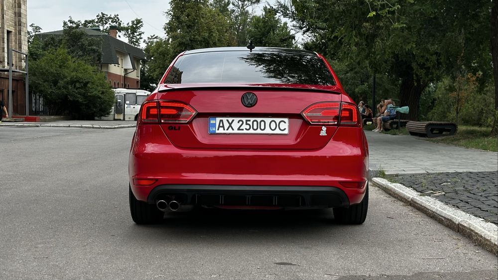 Volkswagen Jetta GLI 2.0 TSI DSG 250 2013