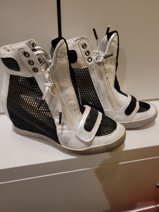 Sprzedam buty na koturnie