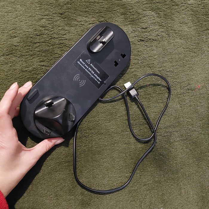 Настільна зарядна станція для телефону/навушників/бездротова зарядка