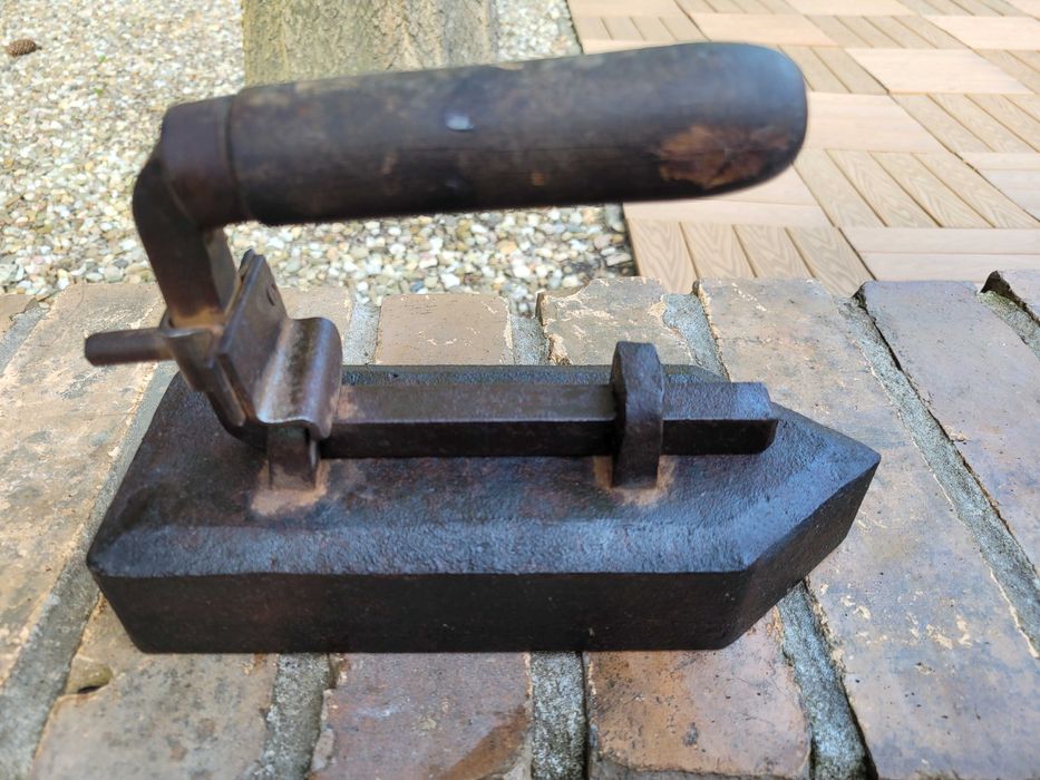 Stare przedwojenne XIX wieczne żelazko kumulacyjne