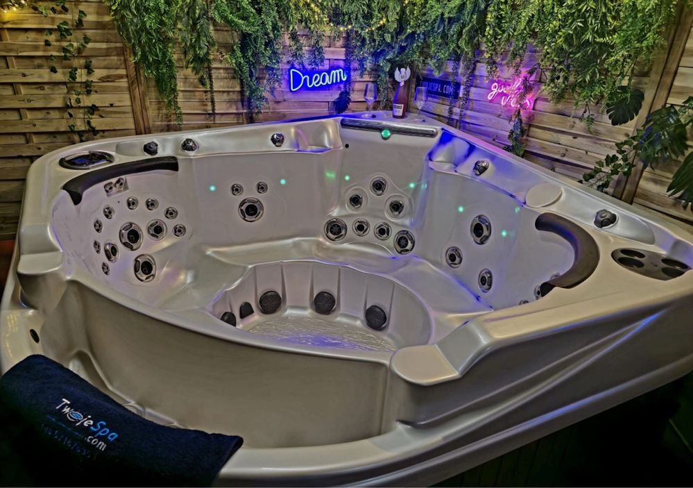 Jacuzzi Coast spas cascade III Phantom outlet