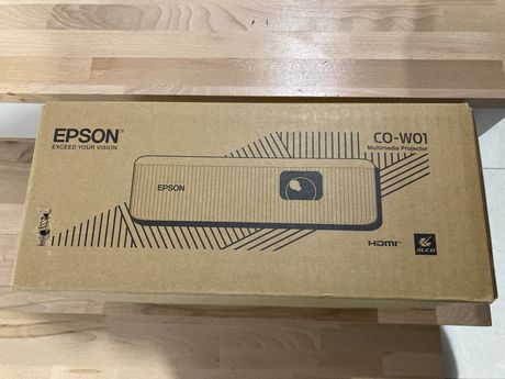 NOWY / Projektor EPSON CO-W01