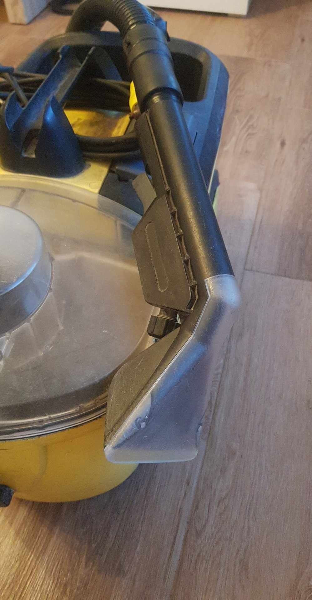 Odkurzacz piorący karcher puzzi 200