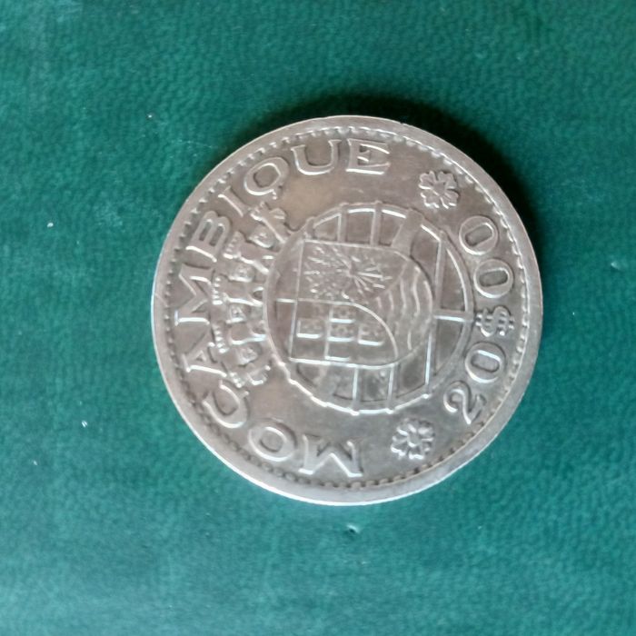 Mocambique prata 20.00 1952