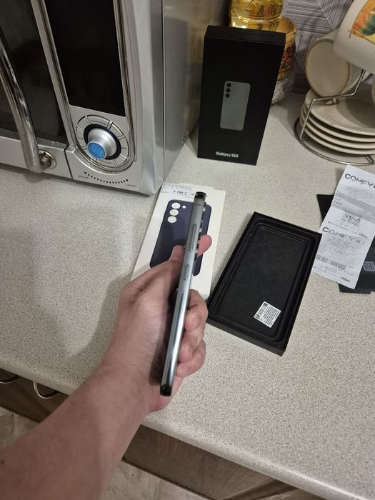 Samsung Galaxy S23 8/256 официальный, чек