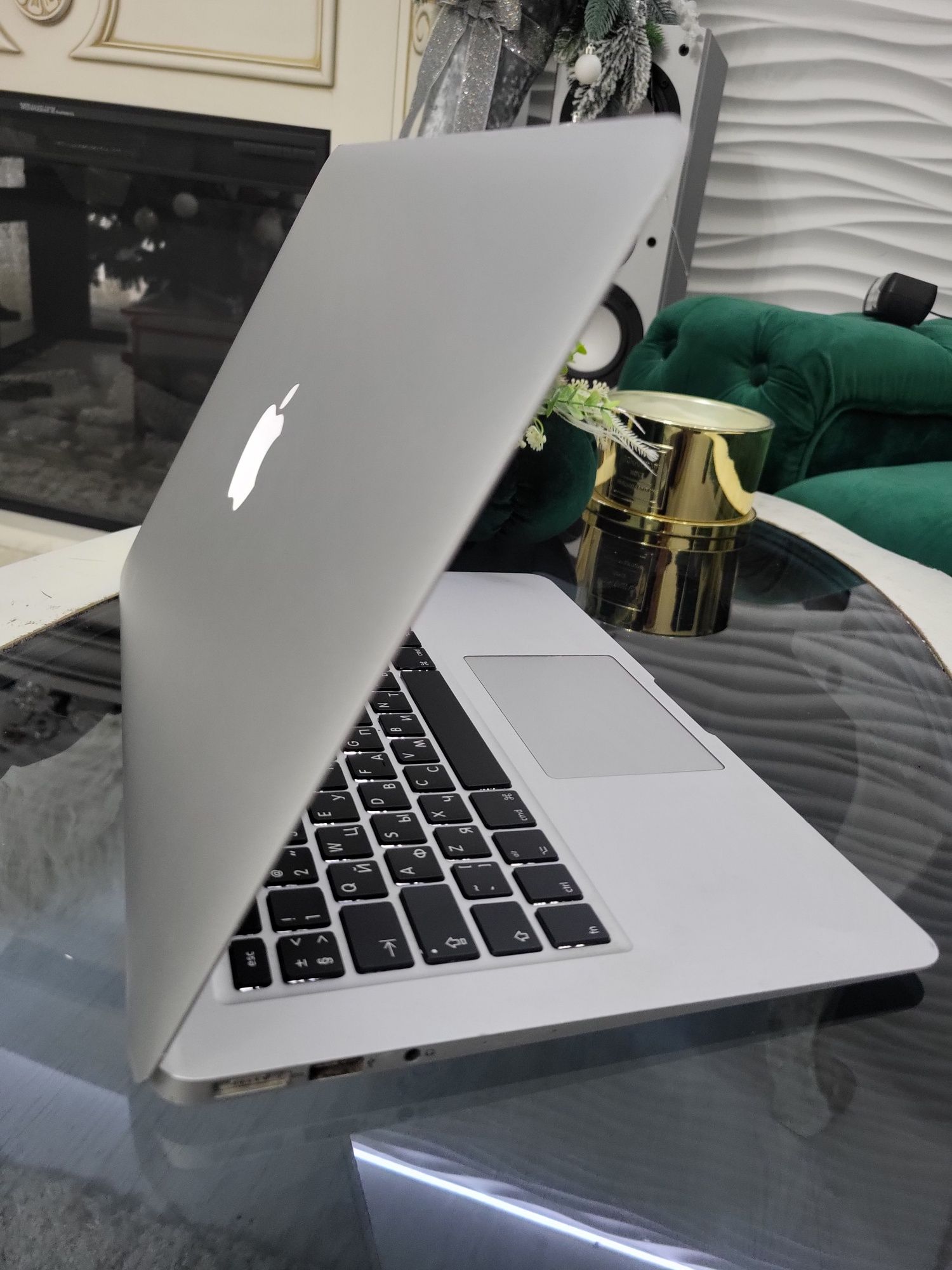 MacBook Air.на і5.2013року.