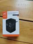 Uniwersalny adapter podróżny USB + USB-C – nowy, nieużywany