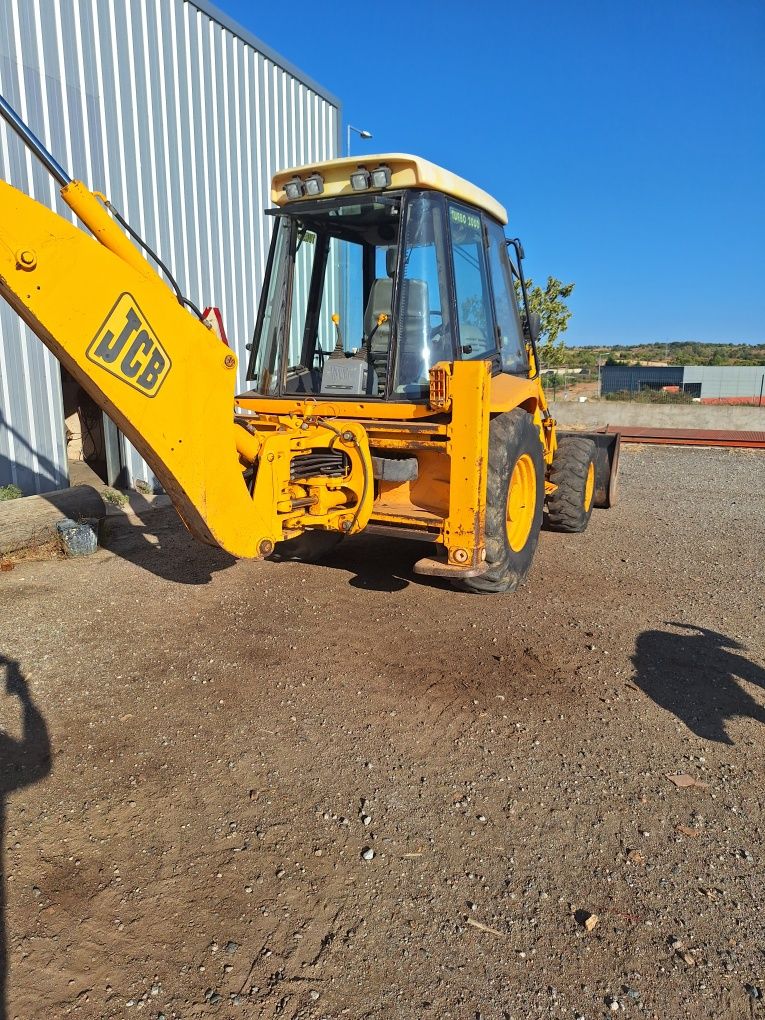 JCB 3cx turbo 2000 com 4800 horas originais