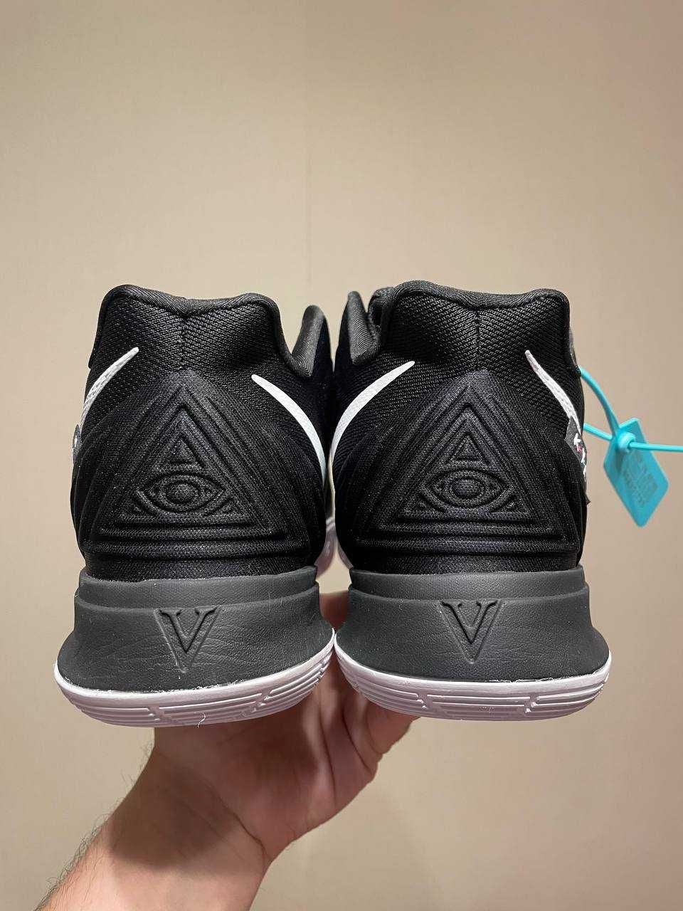 Кросівки Nike Kyrie 5 Friends premium