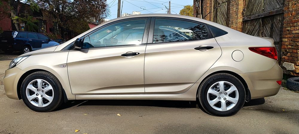Авто Hyundai accent 2014 рік,1.4л.