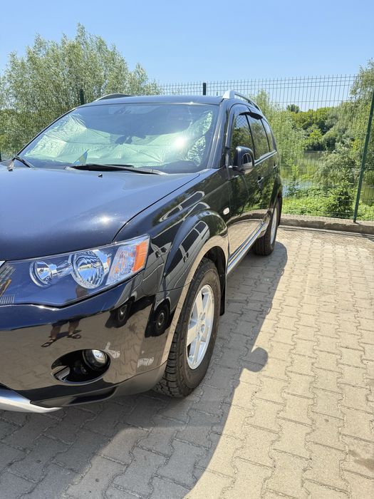 Продам Mitsubishi Outlander XL