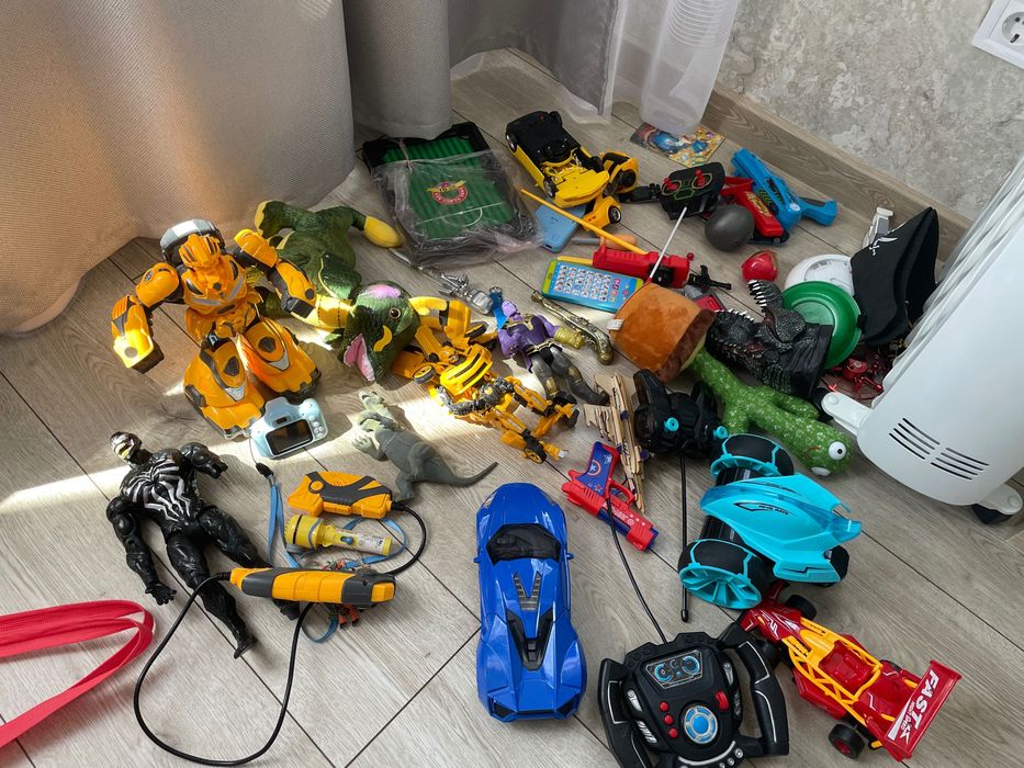 Іграшки для хлопчика б/у