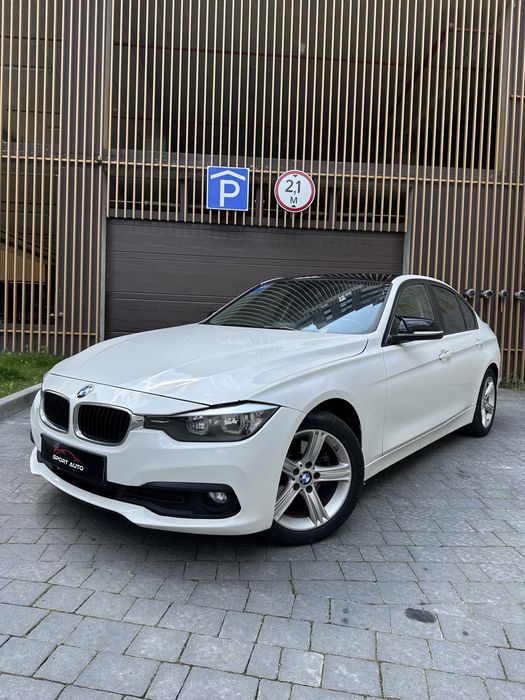 BMW 320i - 2014-го року