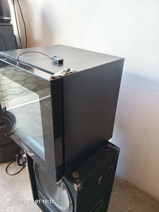 Klarstein ice Age zamrażarka 36 l witryna na lody 


Cena 1350 zł 
Pro