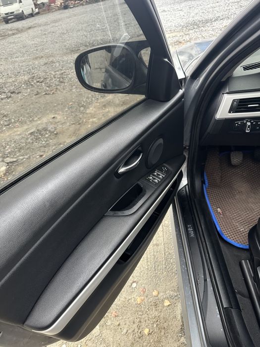 Продам BMW 3  E91