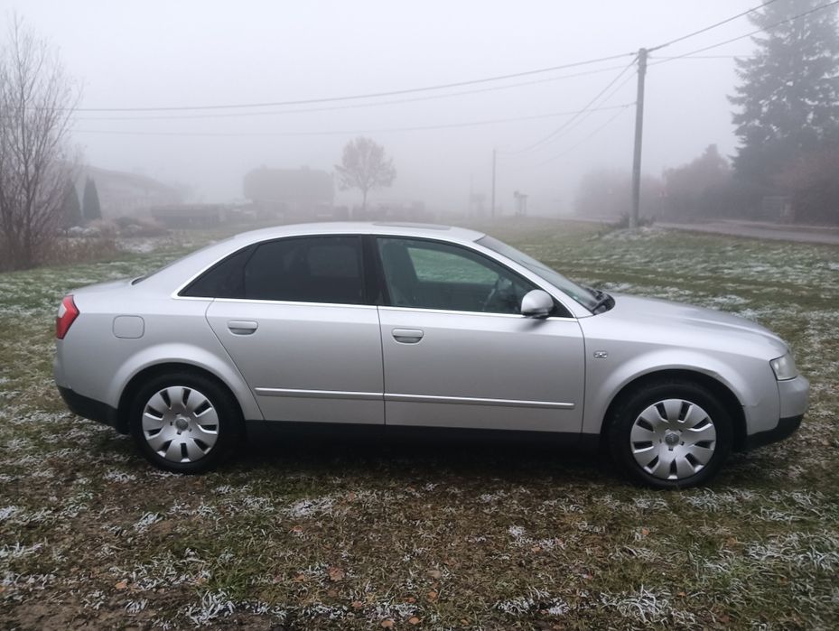 Audi a 4 b6  uszkodzone