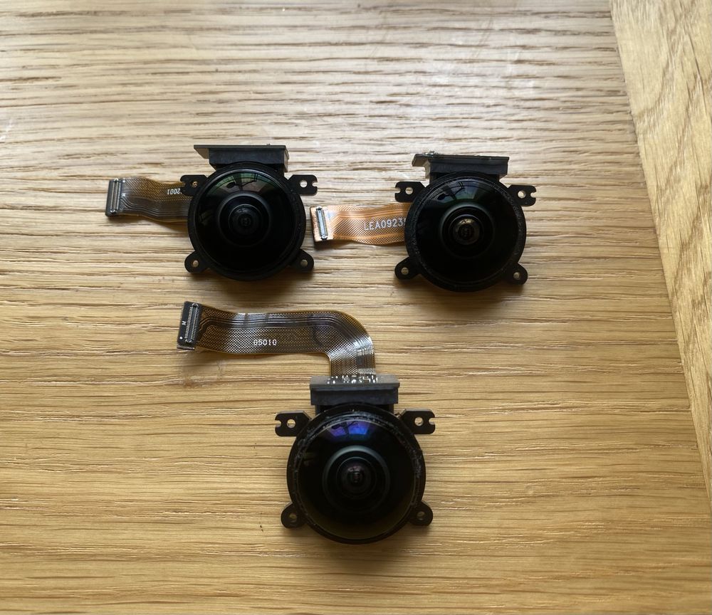 Insta360 One X2 części. (Obiektywy, korpus, obudowa, ekran, baterie)