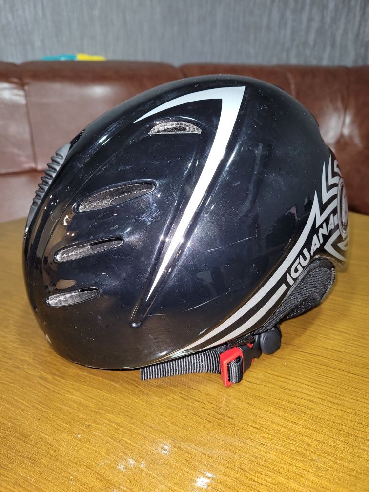 Шлем для занятия горным спортом