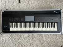 Синтезатор з кейсом KORG Krome 61