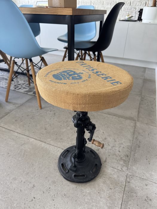 Krzesło barowe stołek industrialny w stylu vintage Westwing Home