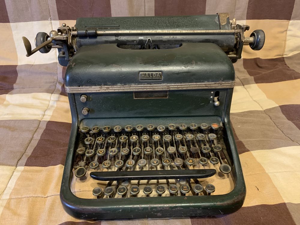 Máquina de escrever Halda