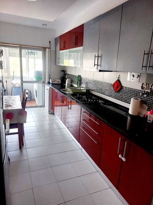 Quarto Individual Premium –  Roupeiro + AC + Varanda XL