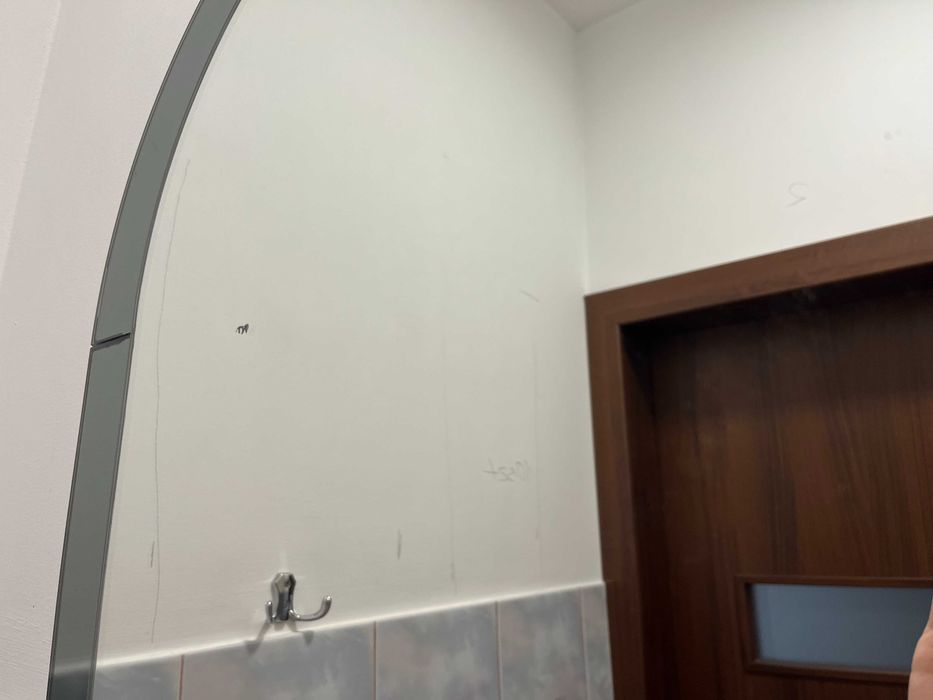 lustro łazienkowe używane 50x79 cm.