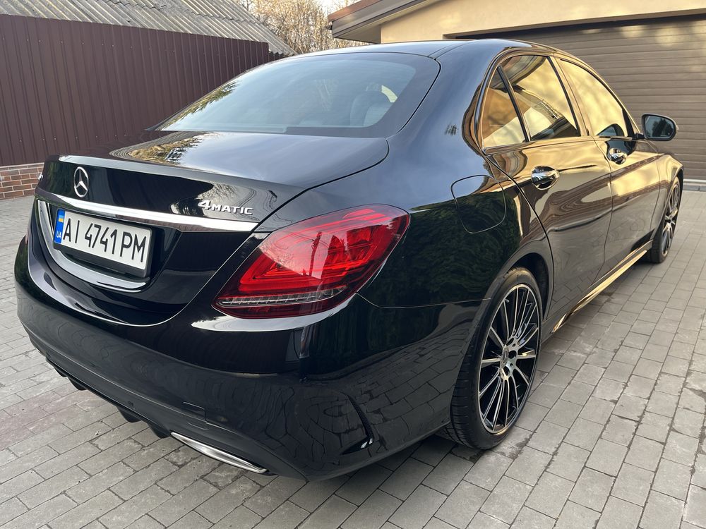 Mercedes-Benz C300 4-matic AMG 2019