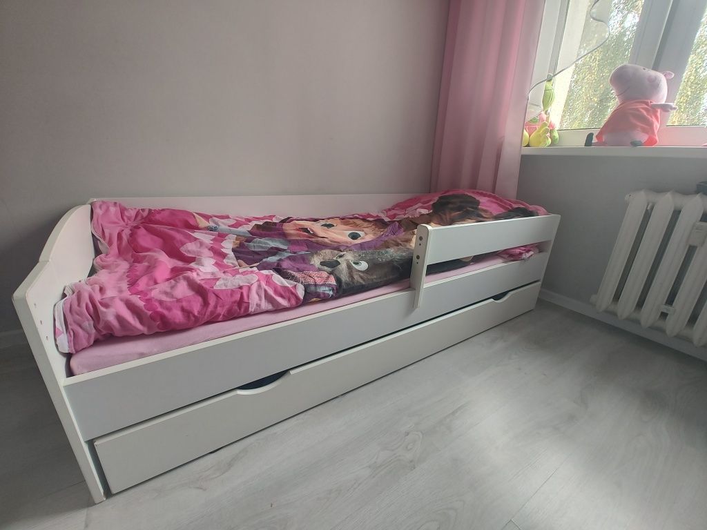Łóżko 180x80 z szufladą i materacem