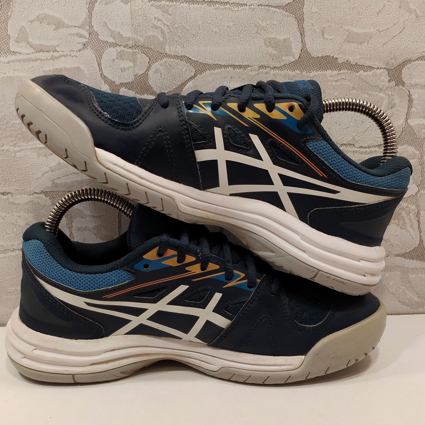 кросівки Asics Upcourt 37р/23см