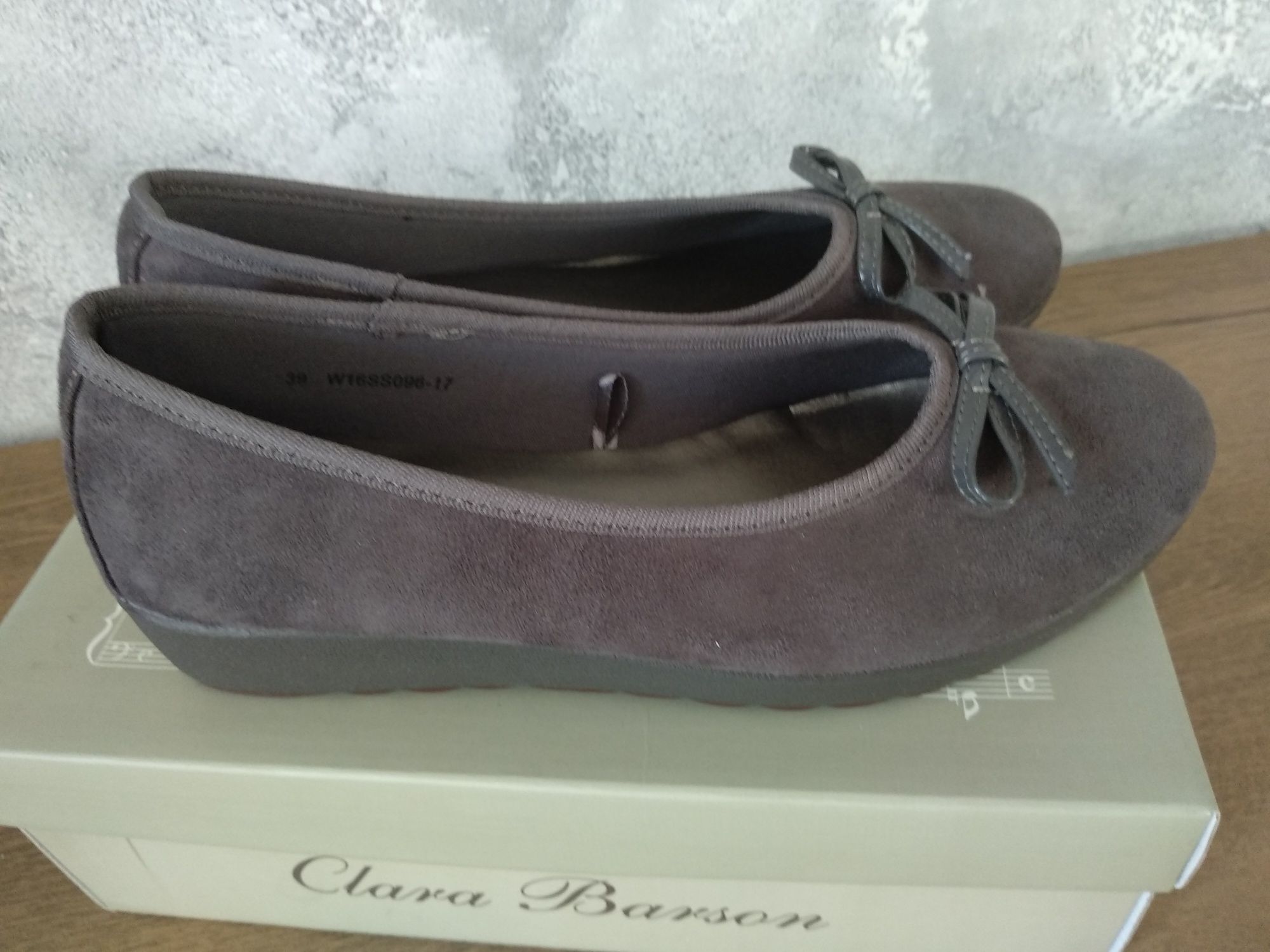 Buty damskie firmy CCC rozmiar 39