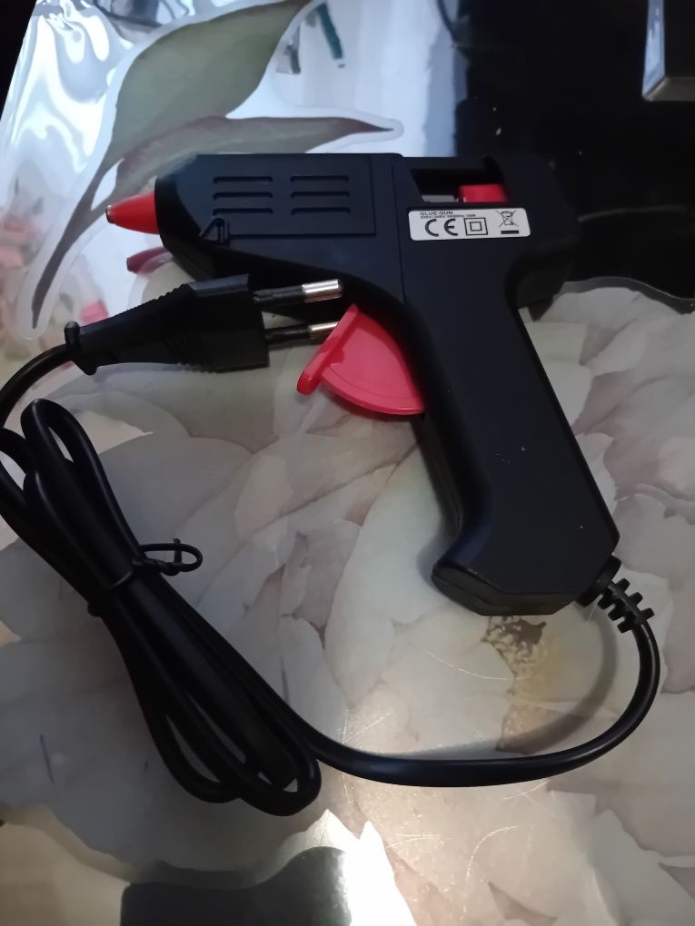 Pistolet do kleju na gorąco nowy