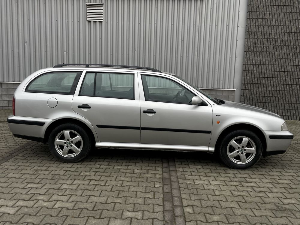 Skoda Octavia 1 , 1.6 MPi,Klasyk, Bezwypadkowy, Maly Przebieg, Klima