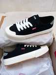 Sapatilhas Levi's Novas